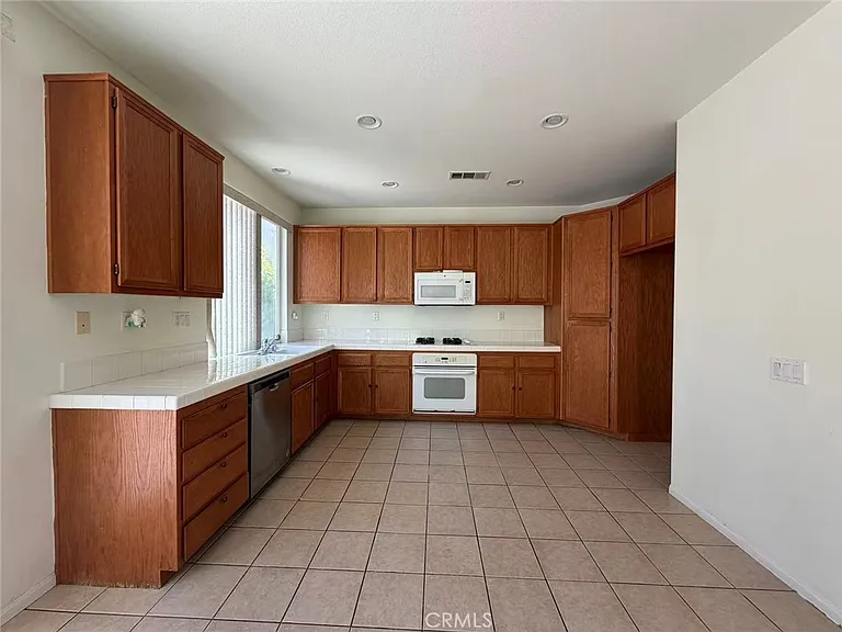 33365 Alagon St — Photo 5