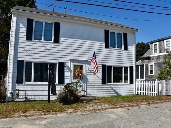 4 Dogwood Ln, Wareham, MA 02571