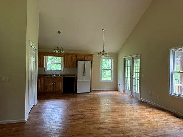 3 bed, 1260 sqft, $2,000 — Photo 4
