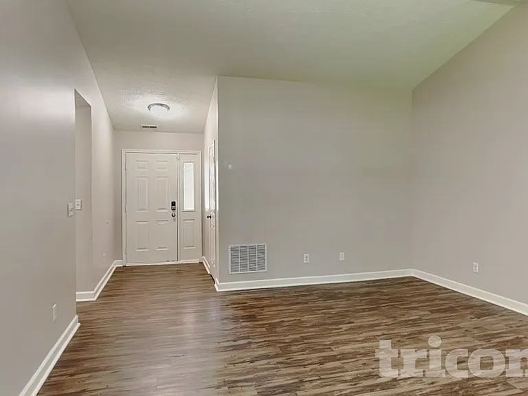 12758 Sovereign Ln — Photo 3