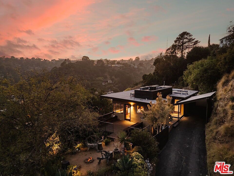 1st image of 8715 Skyline Dr