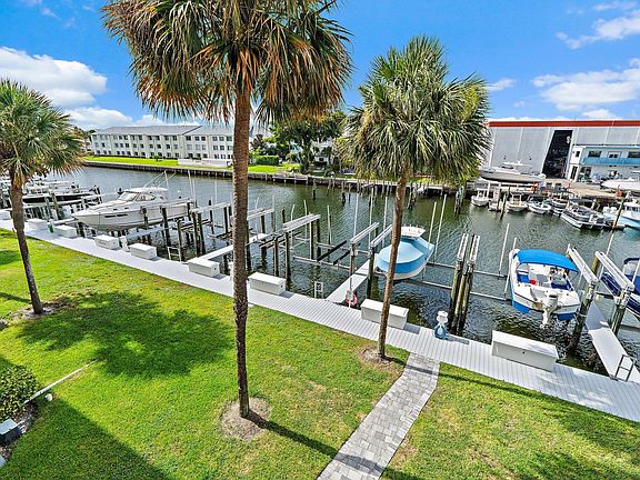 2nd image of 108 Paradise Harbour Blvd APT 314