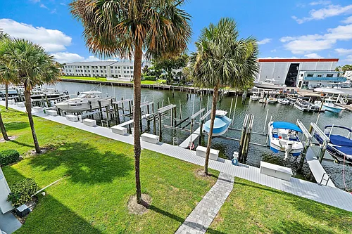 108 Paradise Harbour Blvd #314 Photo 1
