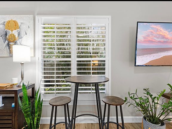 5th image of 808 Oakwood Ave #2