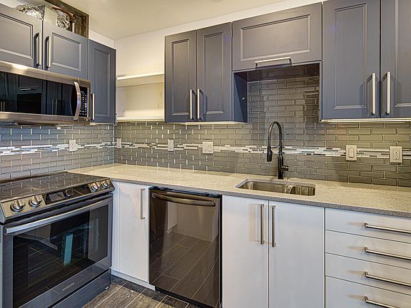 5th image of 224 SE Vine Ln #3