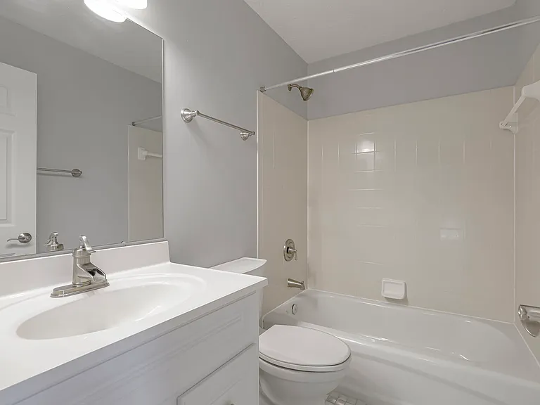 4392 Greensbury Dr — Photo 35