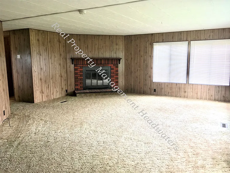 299 Cottonwood Rd — Photo 2