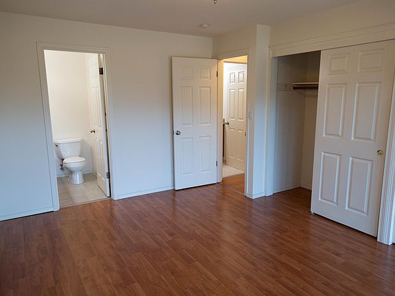5th image of 2413 Boylston Ave E
