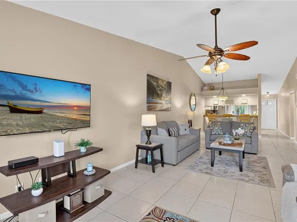 4060 Ice Castle Way APT 10, Naples, FL 34112