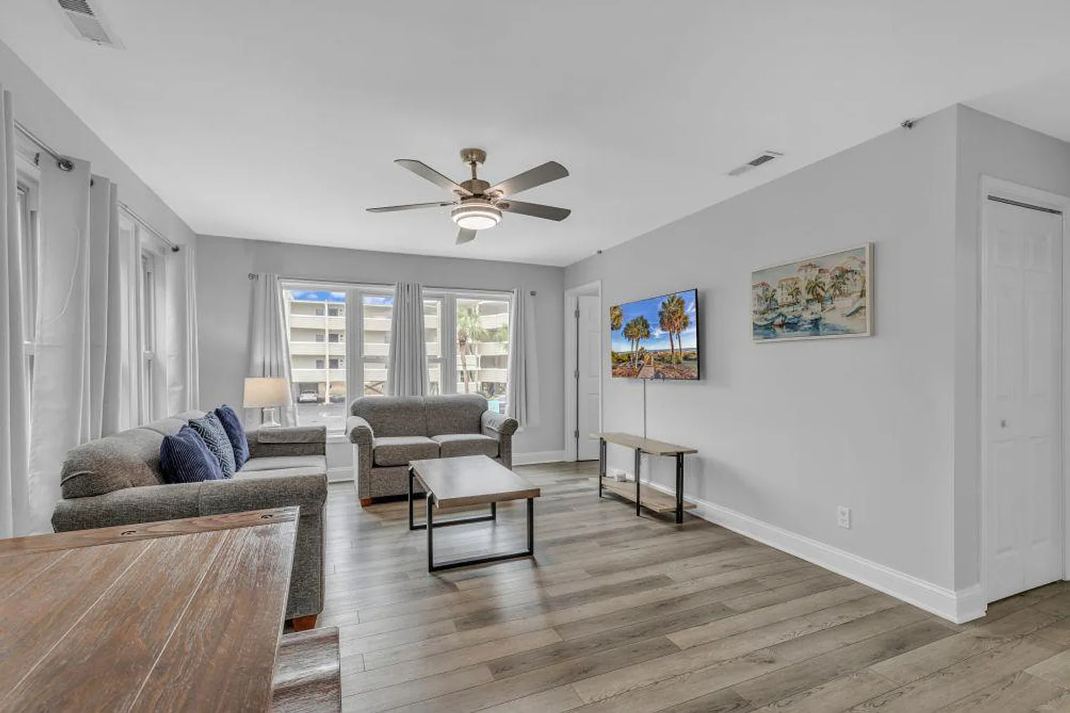 2 bed, 2.0 bath, 796 sqft, $4,723 — Photo 2