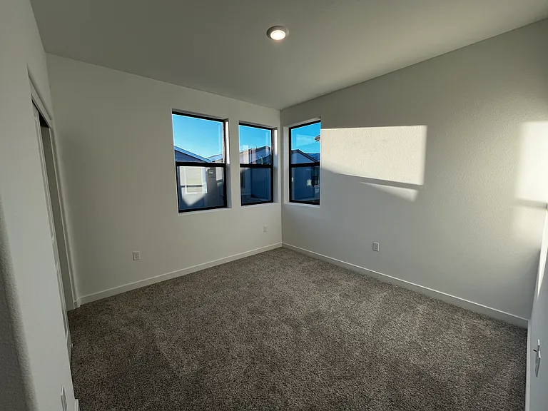 8133 Bodway Pkwy — Photo 33
