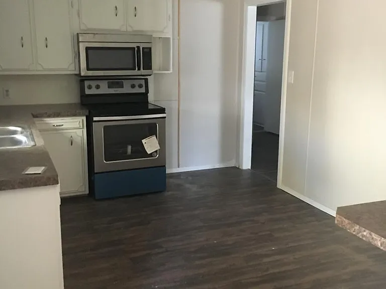 407 Terrace Cir — Photo 6