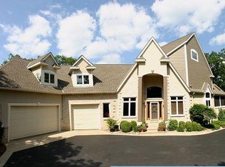 208 Crooked Stick Pass, North Prairie, WI 53153