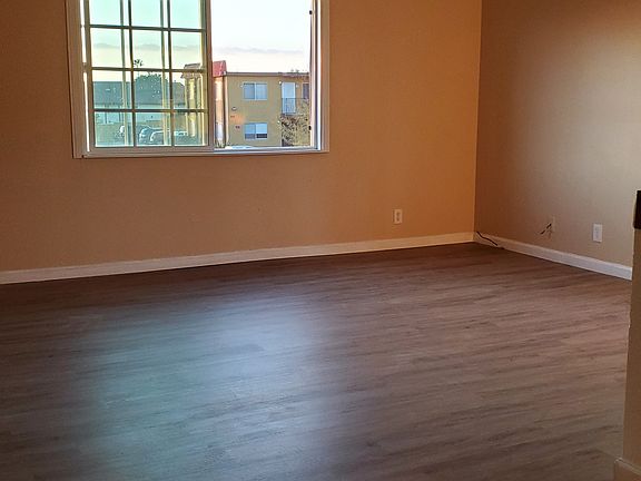 5th image of 112 Sellsway St #D