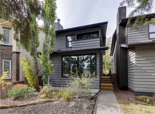 2603 E 33rd St SW, Calgary, AB T3E 2T4