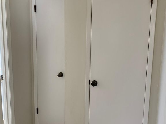 3rd image of 706 Mariposa Ave APT 3
