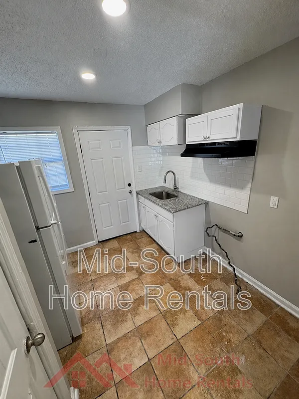1 bed, 1.0 bath, $649 — Photo 4