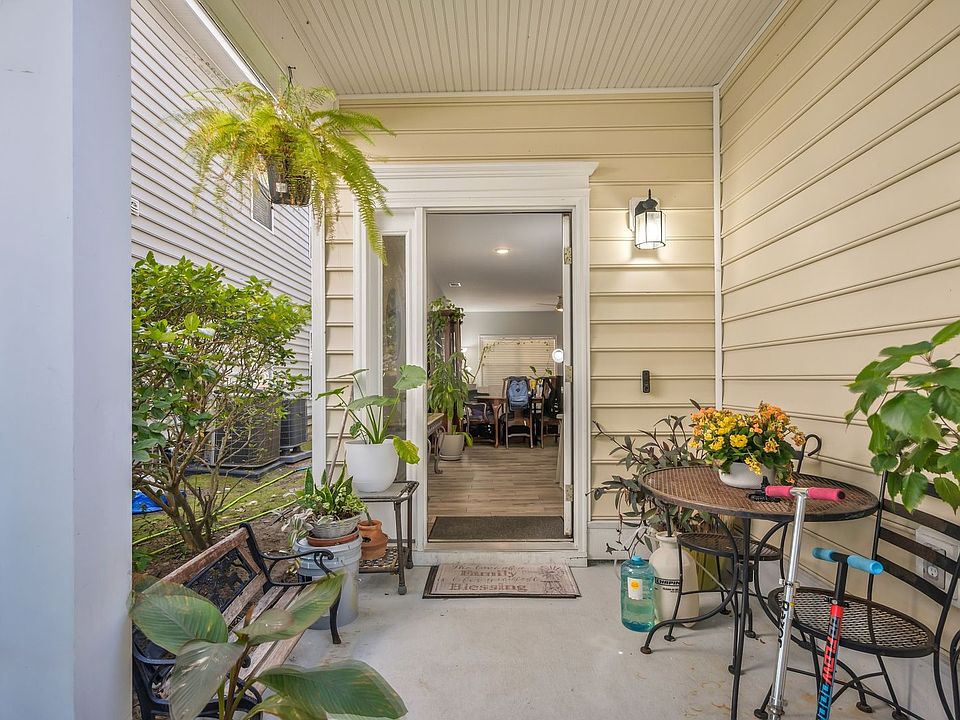 1st image of 13 Paddington Ln #A
