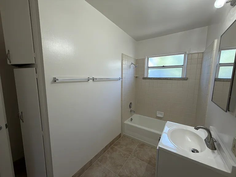 322 S Clark St #322 — Photo 12