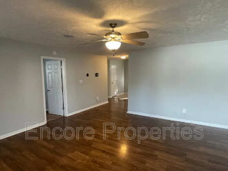 1240 Chimney Swift Dr — Photo 3