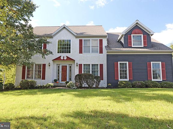 4th image of 824 Robert Dean Dr
