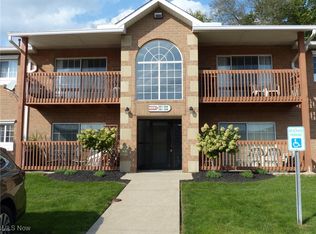 10391 Glenway Dr APT 204, Twinsburg, OH 44087