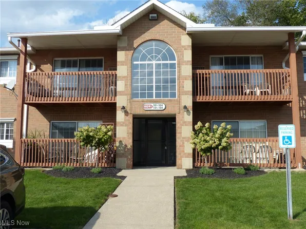 10391 Glenway Dr APT 204, Twinsburg, OH 44087