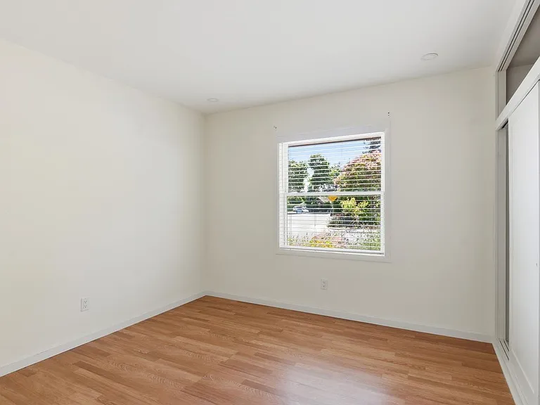 1098 Blackfield Way — Photo 12