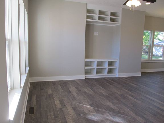 2nd image of 16 Stony Lake Ln