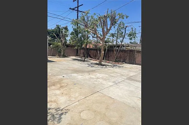 545 S Sadler Ave — Photo 15