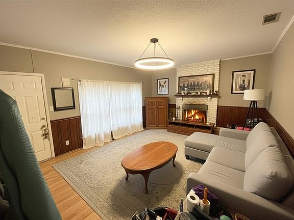 5th image of 1802 Camellia Dr