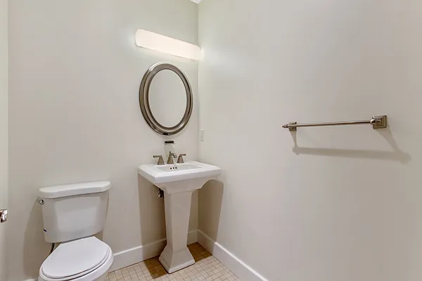 333 S Salina St #1 — Photo 17