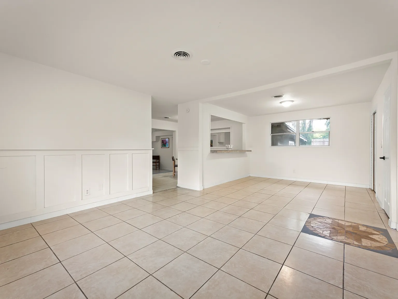 6750 Snow White Dr — Photo 3