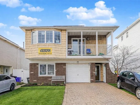 12 Rockne St, Staten Island, NY 10314