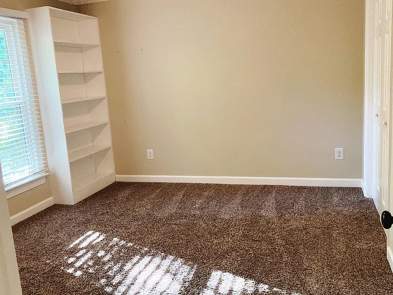 104 Cavendish Dr — Photo 26