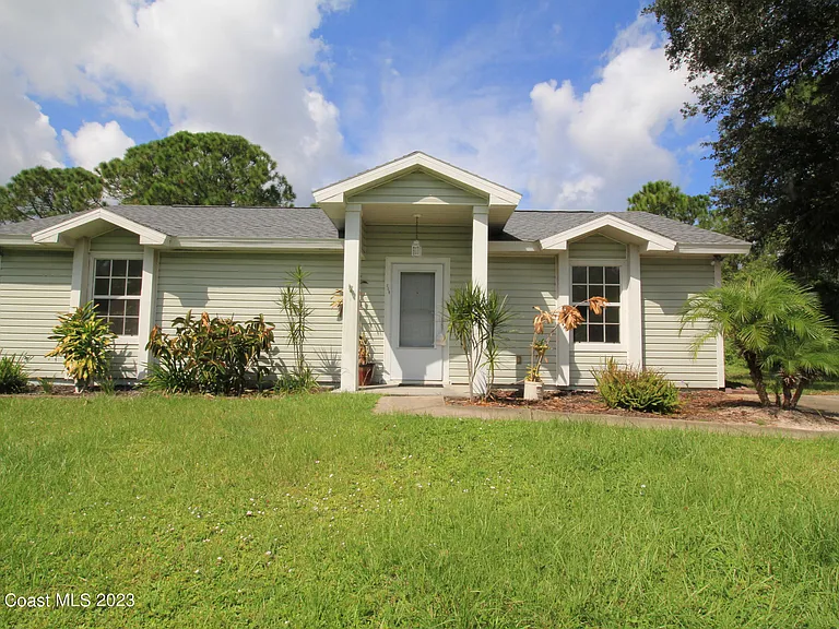 220 Tipton Rd SW — Photo 2