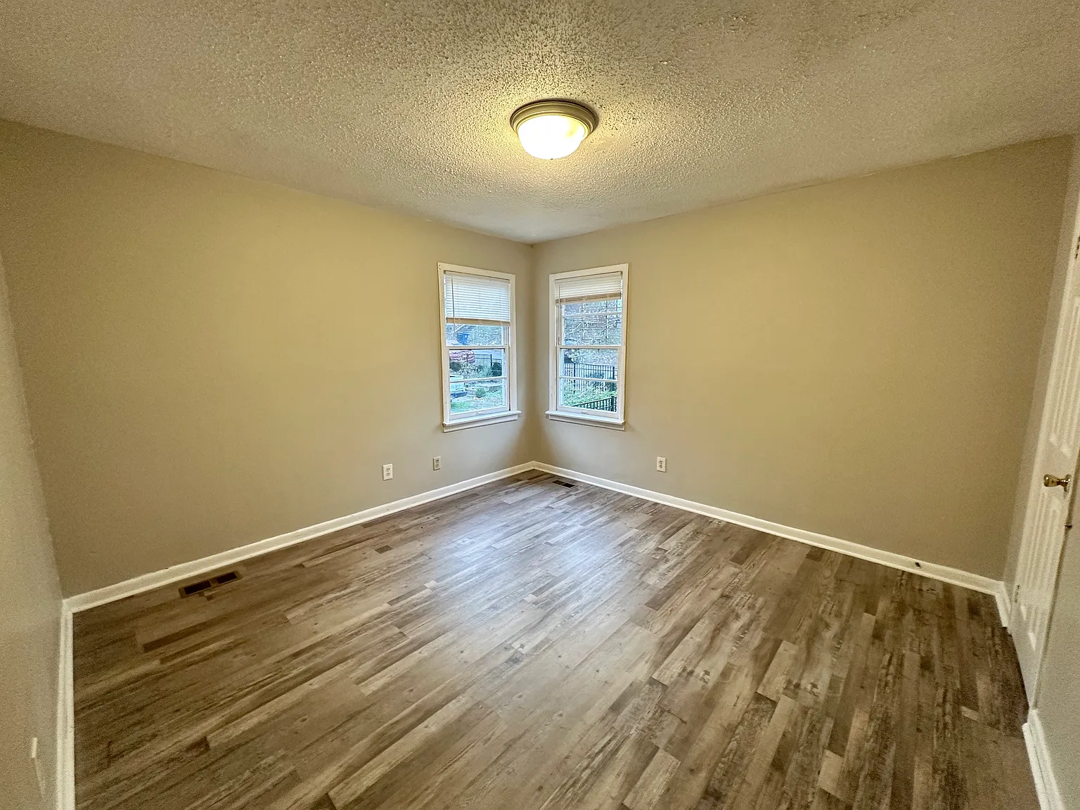 3 bed, 1014 sqft, $900 — Photo 4