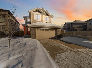 3683 8th St NW, Edmonton, AB T6T 0S3
