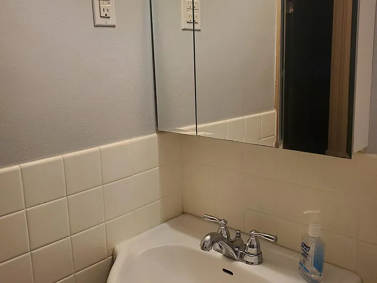 900 Norwich Ave #203 — Photo 7