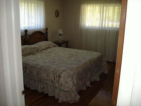 Main Floor Bed 1