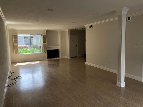 4th image of 2400 Lincoln Village Dr