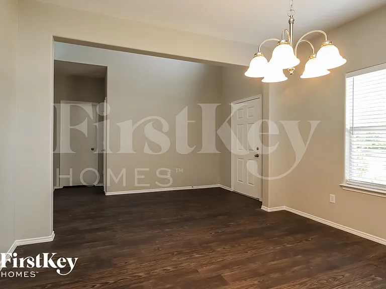 8610 Sunny Gallop Dr — Photo 5