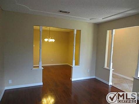 5th image of 7128 Meadow Park Dr N