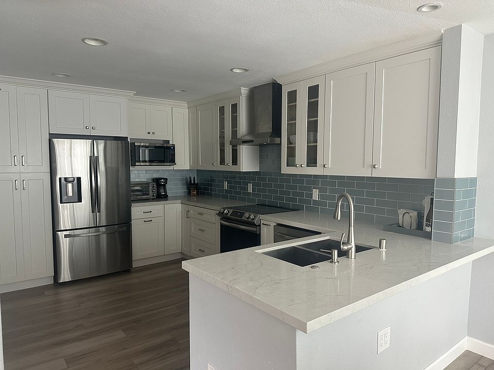 Modern Kitchen