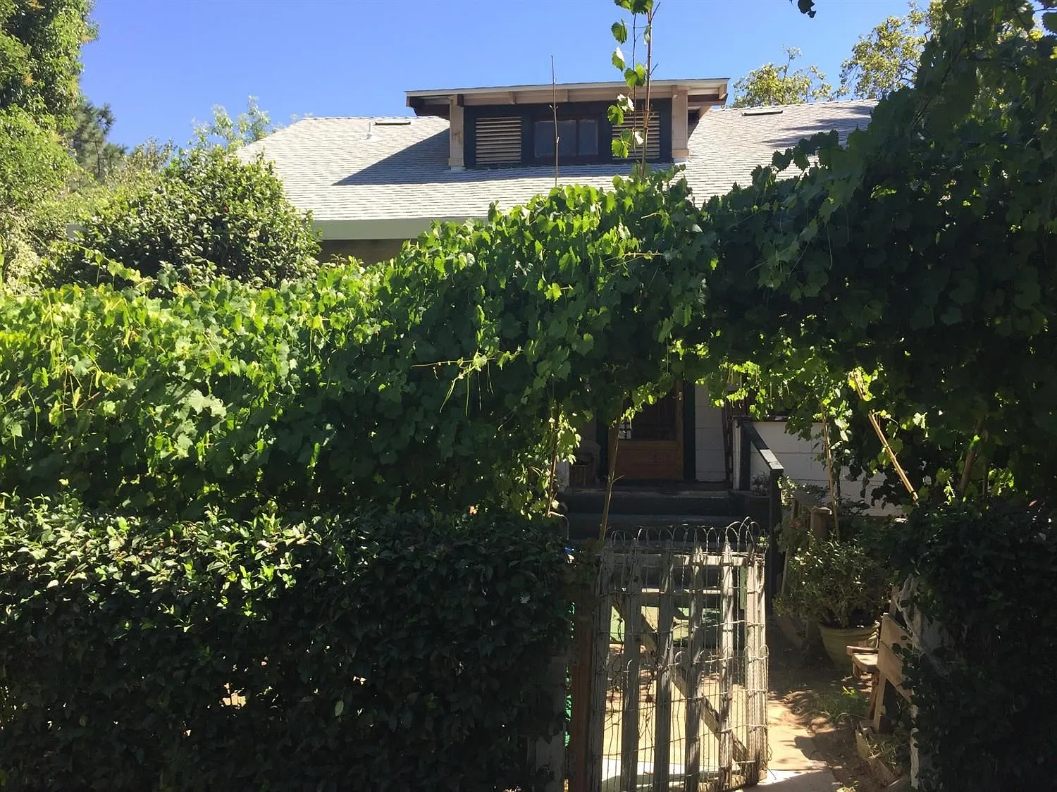 5400 San Francisco Blvd photo 1