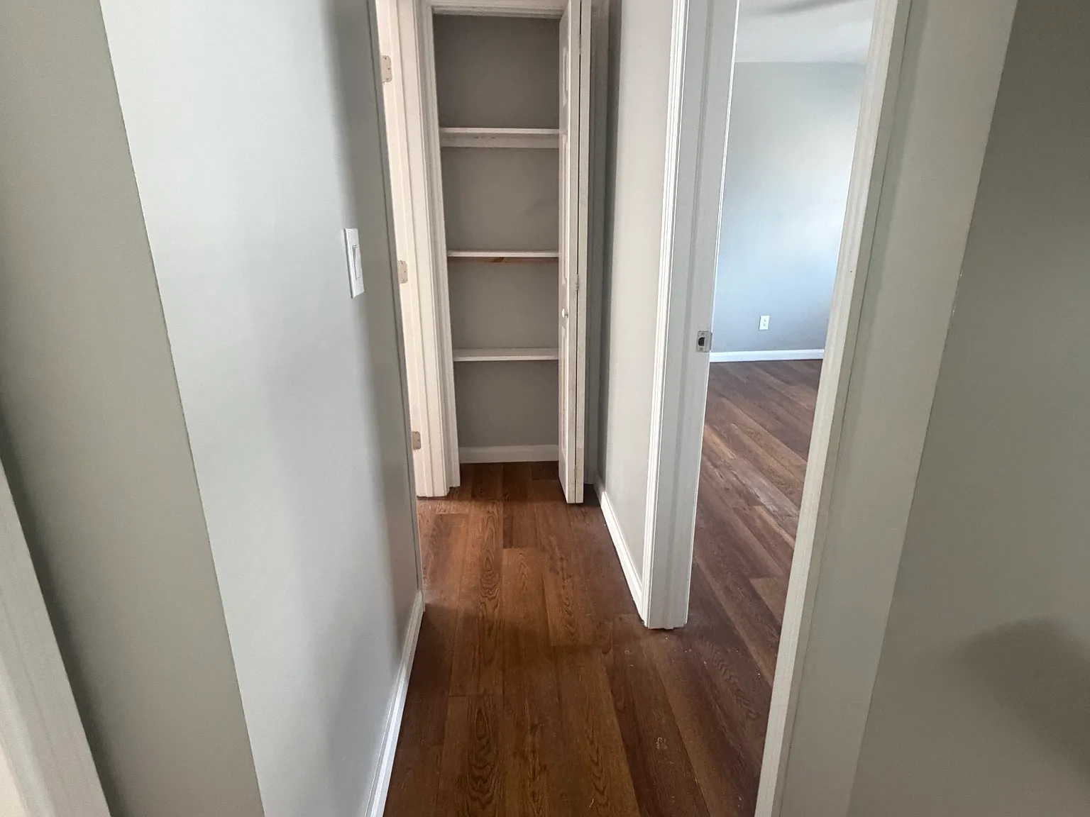 2 bed, 1000 sqft, $1,200 — Photo 3