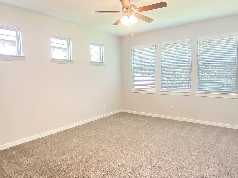 4011 Goldfinch Hvn — Photo 10