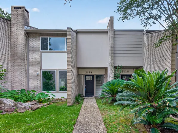 2123 Lake Village Dr, Humble, TX 77339