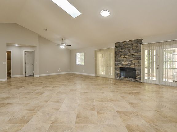 4th image of 3035 Bluffton Cv