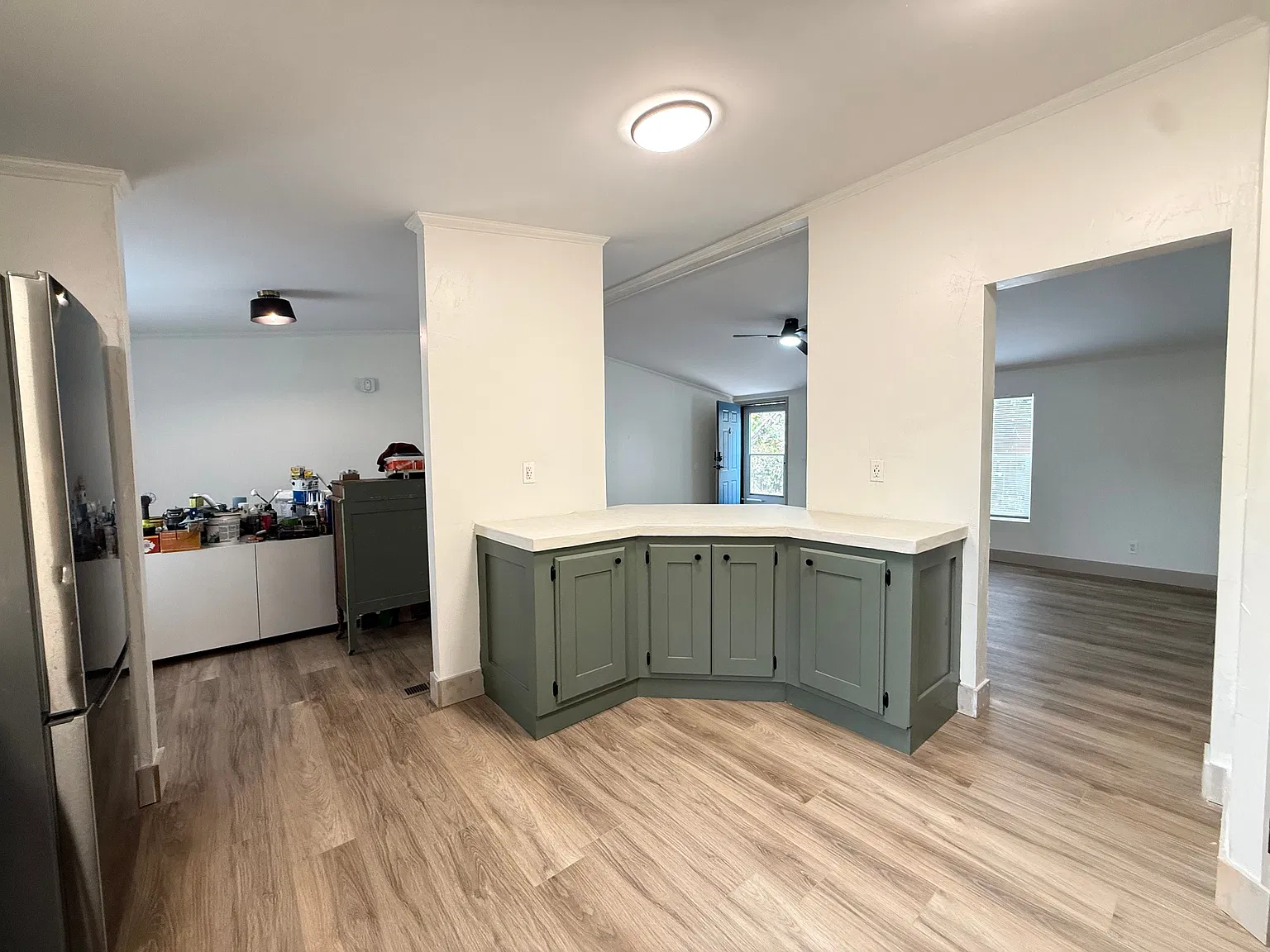 4 bed, 2.0 bath, 1300 sqft, $3,300 — Photo 4